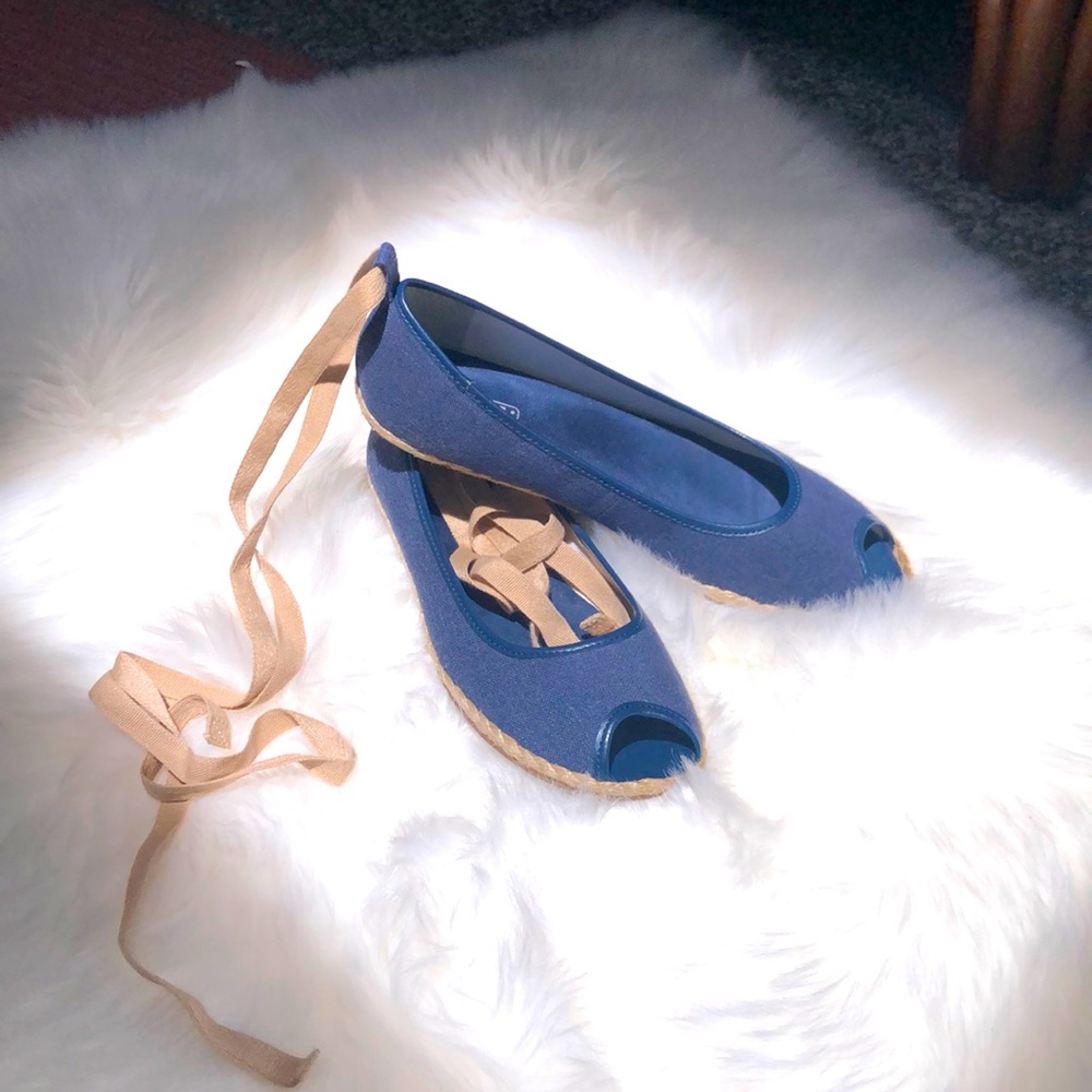 DENIM BLUE PEEP TOE FLATS